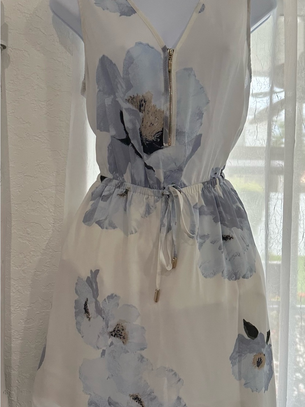 White Floral Zip-Front Sleeveless Dress Medium